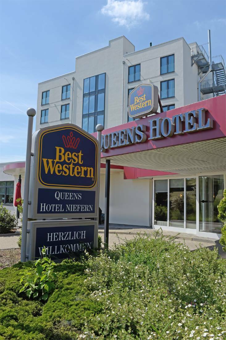 Best Western Queens Hotel Pforzheim-Niefern Dış mekan fotoğraf